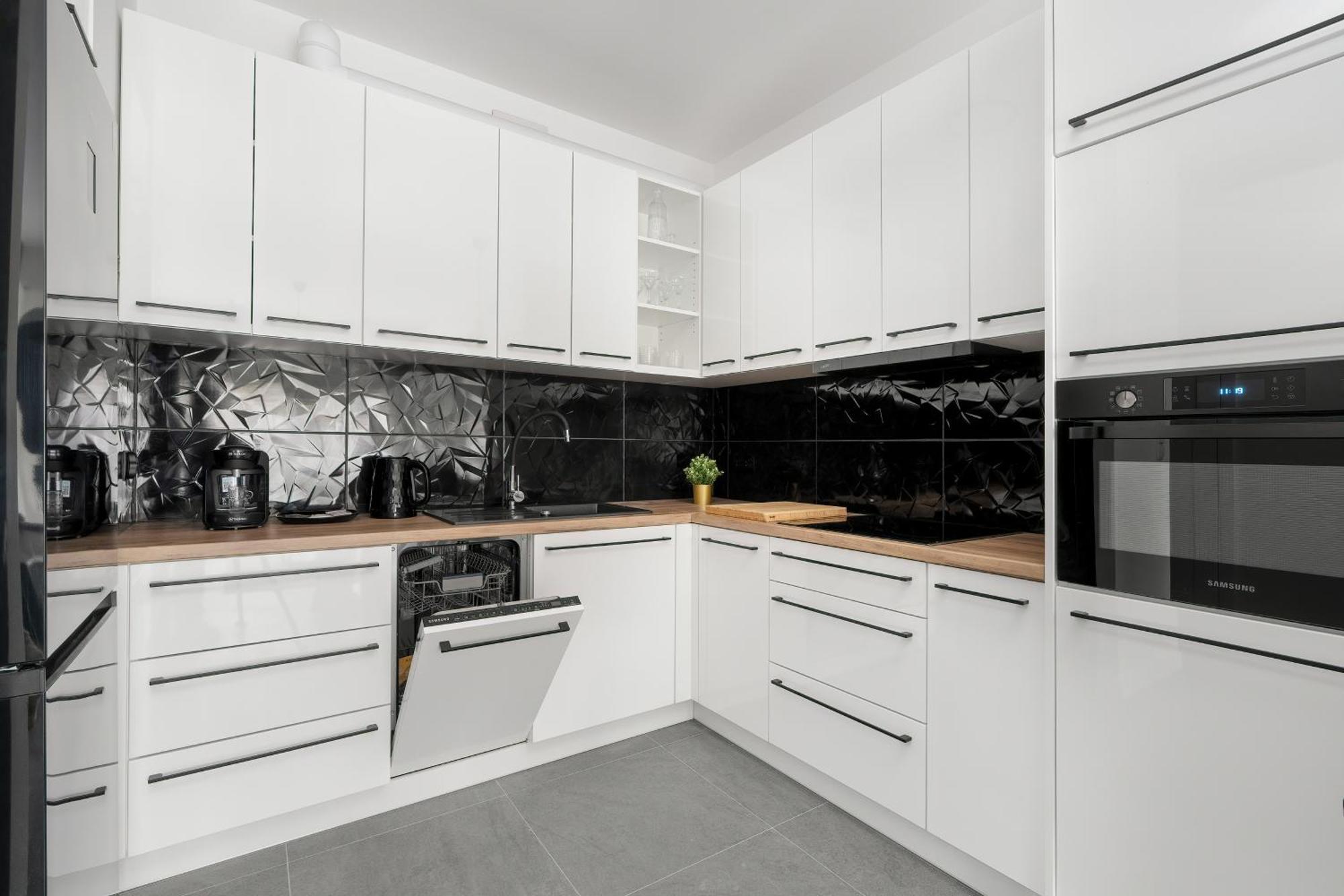 City Center Apartments With Gym & Free Garage Poznan By Noclegi Renters 외부 사진
