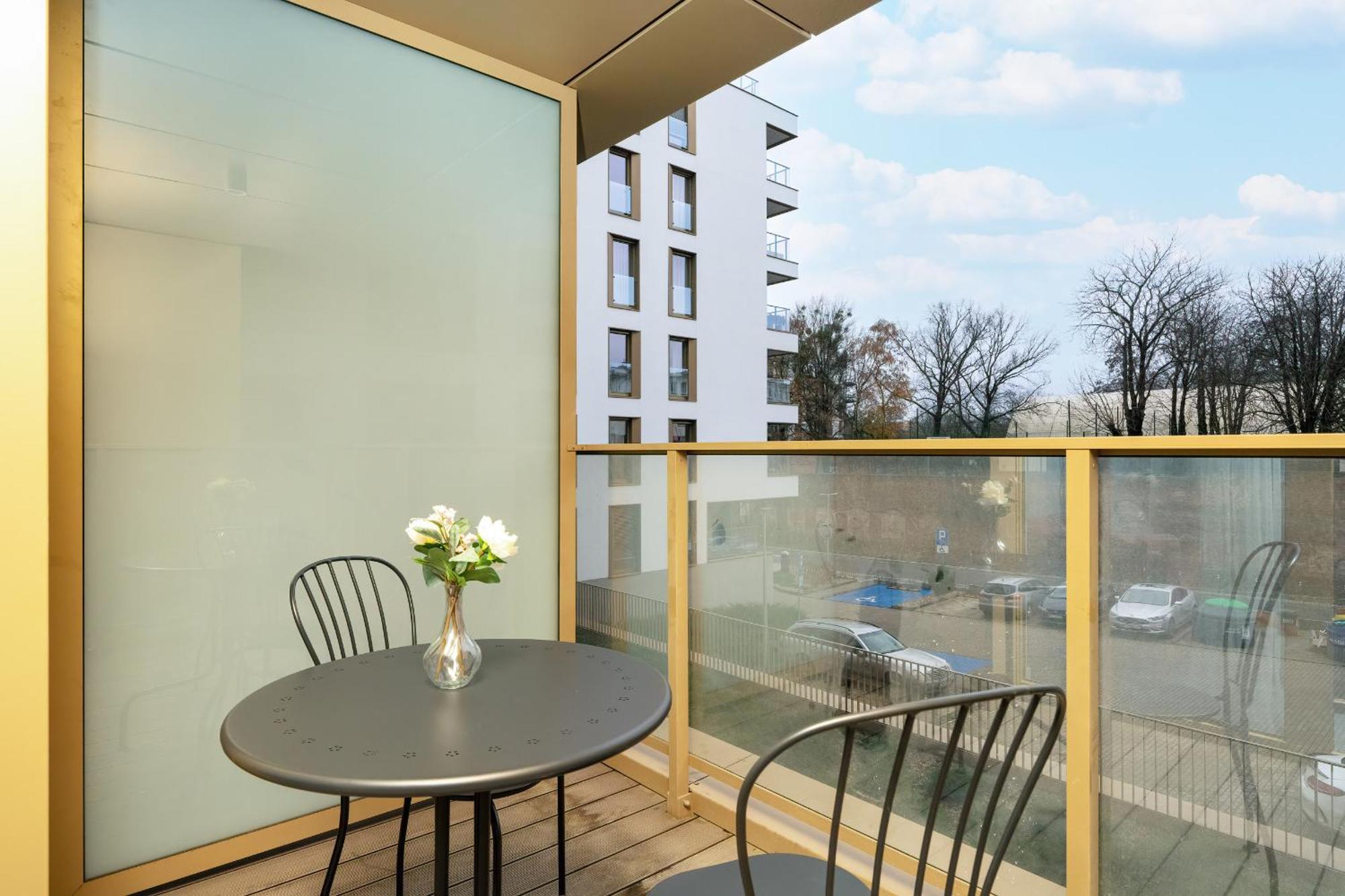 City Center Apartments With Gym & Free Garage Poznan By Noclegi Renters 외부 사진